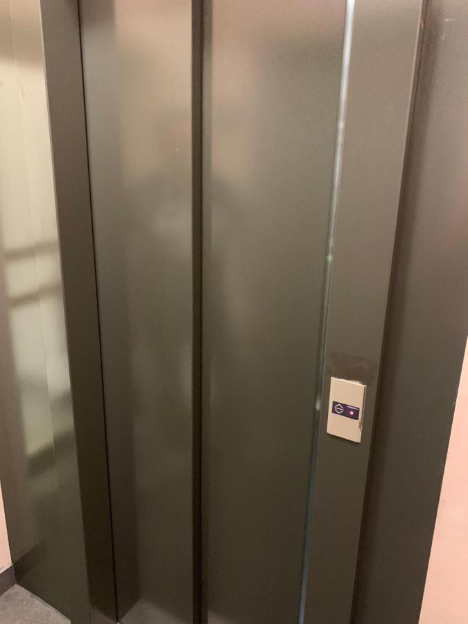 Okapi Lejlighed Halle  Eksteriør billede