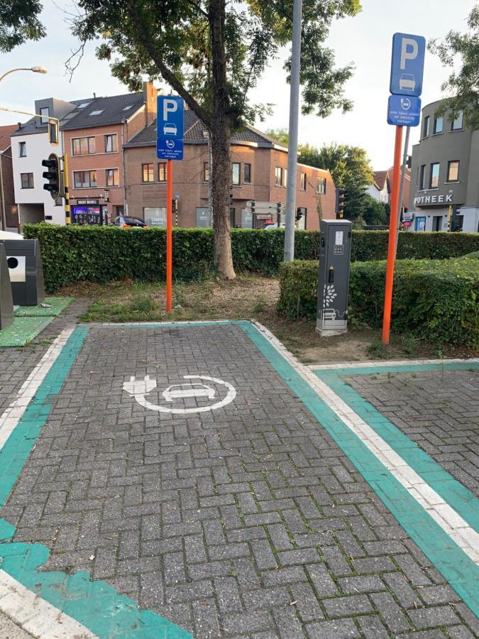 Okapi Lejlighed Halle  Eksteriør billede