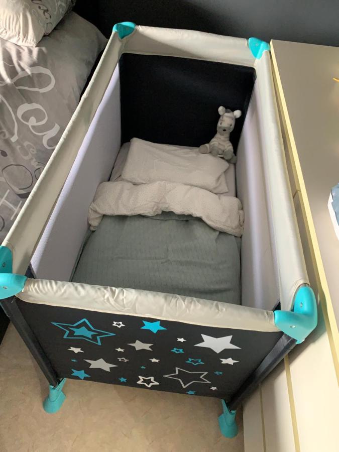 Okapi Lejlighed Halle  Eksteriør billede